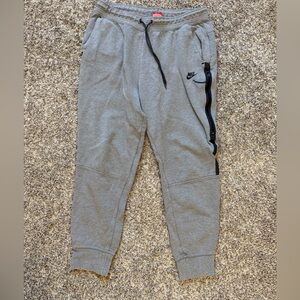 Nike Women’s Gray Sweatpants with Black Accents